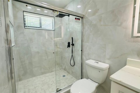 Casa en venta en North Miami, Florida, 3 dormitorios, 163.88 m2 № 2046735 - foto 11