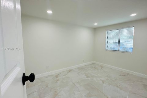 Casa en venta en North Miami, Florida, 3 dormitorios, 163.88 m2 № 2046735 - foto 14