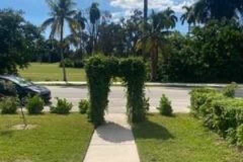Casa en alquiler en Hollywood, Florida, 2 dormitorios, 138.98 m2 № 1040838 - foto 1