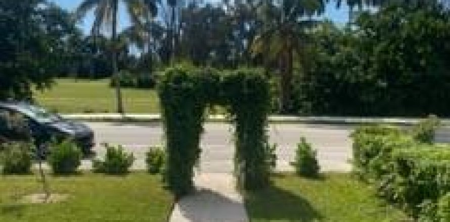 House in Hollywood, Florida 2 bedrooms, 138.98 sq.m. № 1040838