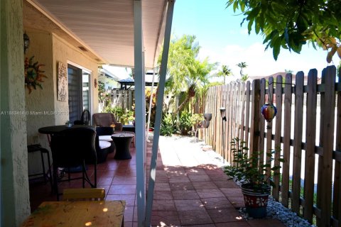 Villa ou maison à vendre à Miami, Floride: 3 chambres, 128.67 m2 № 1929595 - photo 20