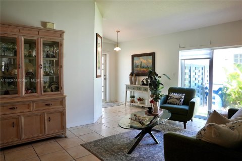 Villa ou maison à vendre à Miami, Floride: 3 chambres, 128.67 m2 № 1929595 - photo 5