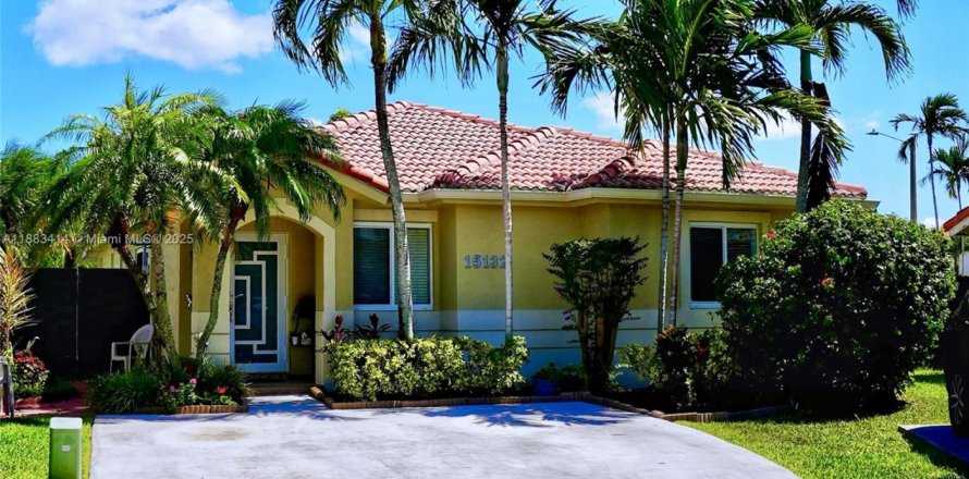Villa ou maison à Miami, Floride 3 chambres, 128.67 m2 № 1929595