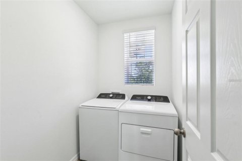 House in Winter Haven, Florida 3 bedrooms, 137.77 sq.m. № 1777504 - photo 18