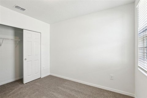 House in Winter Haven, Florida 3 bedrooms, 137.77 sq.m. № 1777504 - photo 9