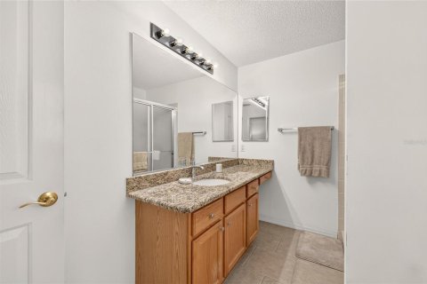 House in The Villages, Florida 3 bedrooms, 154.96 sq.m. № 2351684 - photo 13