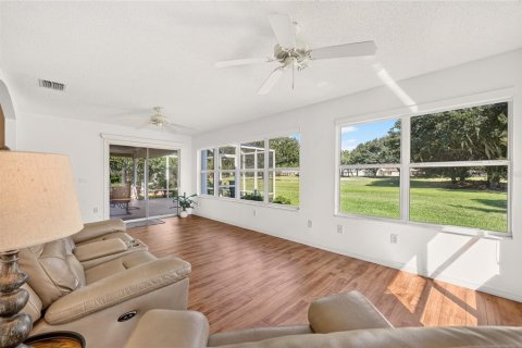 House in The Villages, Florida 3 bedrooms, 154.96 sq.m. № 2351684 - photo 4
