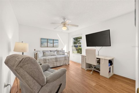 House in The Villages, Florida 3 bedrooms, 154.96 sq.m. № 2351684 - photo 16