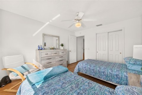 House in The Villages, Florida 3 bedrooms, 154.96 sq.m. № 2351684 - photo 15