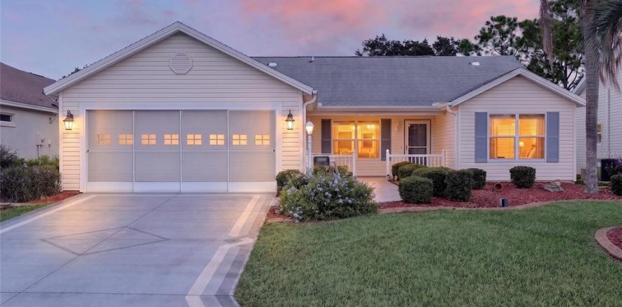 House in The Villages, Florida 3 bedrooms, 154.96 sq.m. № 2351684
