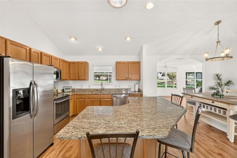 House in The Villages, Florida 3 bedrooms, 154.96 sq.m. № 2351684 - photo 9