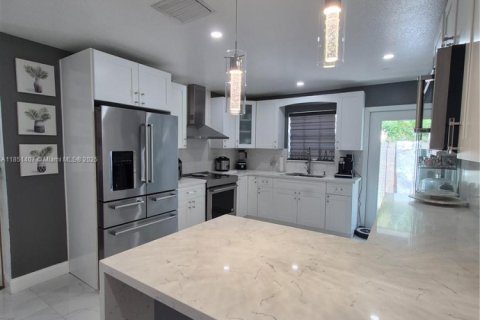 House in Fort Lauderdale, Florida 3 bedrooms, 144.83 sq.m. № 1875534 - photo 20