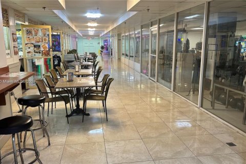 Condo in Sunny Isles Beach, Florida  № 1959362 - photo 7