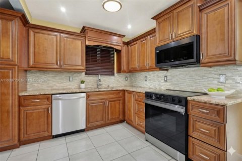 Купить виллу или дом в Мирамар, Флорида 3 спальни, 143.81м2, № 2005985 - фото 12