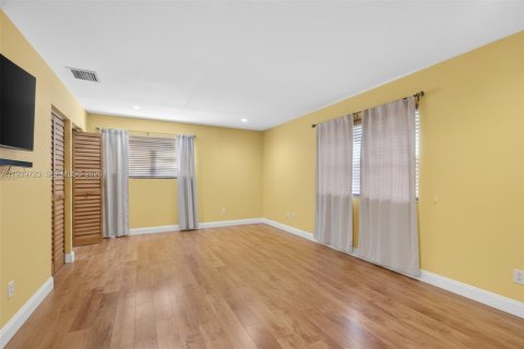 Купить виллу или дом в Мирамар, Флорида 3 спальни, 143.81м2, № 2005985 - фото 18