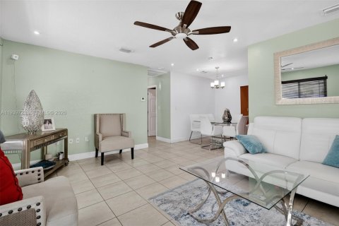 Купить виллу или дом в Мирамар, Флорида 3 спальни, 143.81м2, № 2005985 - фото 11