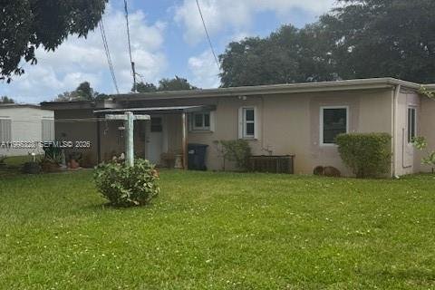 Villa ou maison à vendre à Miami Gardens, Floride: 4 chambres, 110 m2 № 2063235 - photo 5