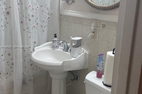 Villa ou maison à vendre à Miami Gardens, Floride: 4 chambres, 110 m2 № 2063235 - photo 12