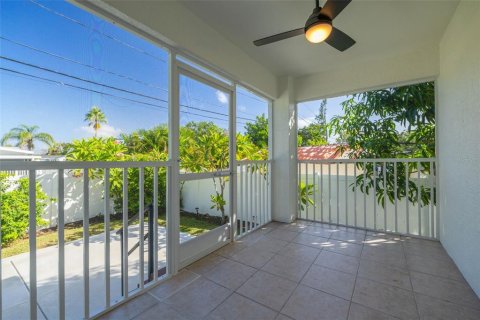 Villa ou maison à vendre à Saint Petersburg, Floride: 3 chambres, 133.04 m2 № 2437237 - photo 12