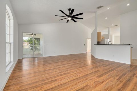 Villa ou maison à vendre à Saint Petersburg, Floride: 3 chambres, 133.04 m2 № 2437237 - photo 6