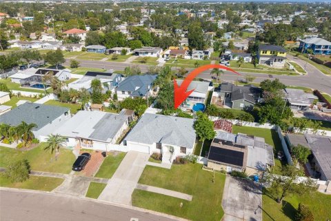 Villa ou maison à vendre à Saint Petersburg, Floride: 3 chambres, 133.04 m2 № 2437237 - photo 2