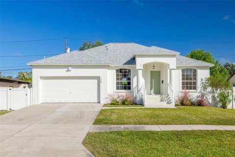 Villa ou maison à Saint Petersburg, Floride 3 chambres, 133.04 m2 № 2437237