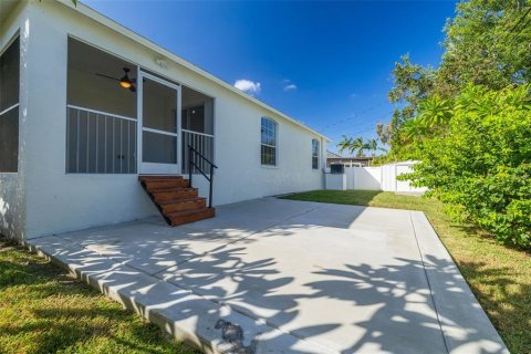 Villa ou maison à vendre à Saint Petersburg, Floride: 3 chambres, 133.04 m2 № 2437237 - photo 28
