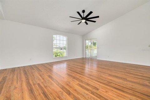 Villa ou maison à vendre à Saint Petersburg, Floride: 3 chambres, 133.04 m2 № 2437237 - photo 5