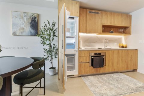 Condominio en alquiler en Miami, Florida, 1 dormitorio, 58.53 m2 № 2010573 - foto 4