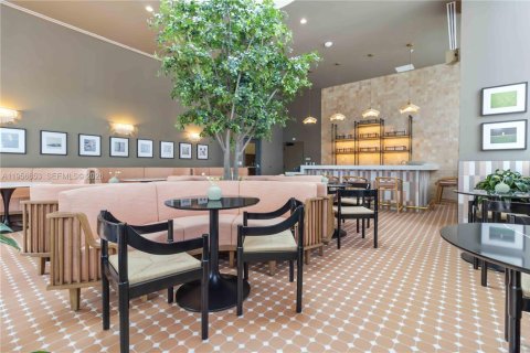 Condominio en alquiler en Miami, Florida, 1 dormitorio, 58.53 m2 № 2010573 - foto 17