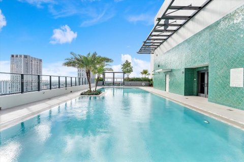 Condominio en alquiler en Miami, Florida, 1 dormitorio, 58.53 m2 № 2010573 - foto 28