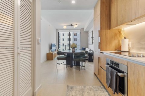 Condominio en alquiler en Miami, Florida, 1 dormitorio, 58.53 m2 № 2010573 - foto 2