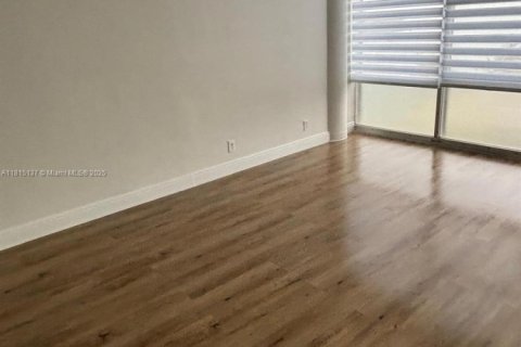 Condominio en venta en Miami Beach, Florida, 1 dormitorio, 85.47 m2 № 1770607 - foto 10