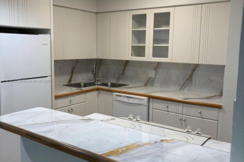 Condominio en venta en Miami Beach, Florida, 1 dormitorio, 85.47 m2 № 1770607 - foto 4