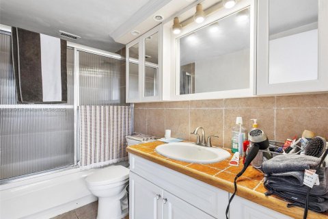 Condominio en venta en Miami Beach, Florida, 1 dormitorio, 85.47 m2 № 1770607 - foto 5