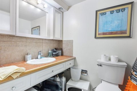 Condominio en venta en Miami Beach, Florida, 1 dormitorio, 85.47 m2 № 1770607 - foto 6