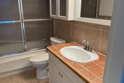 Condominio en venta en Miami Beach, Florida, 1 dormitorio, 85.47 m2 № 1770607 - foto 12
