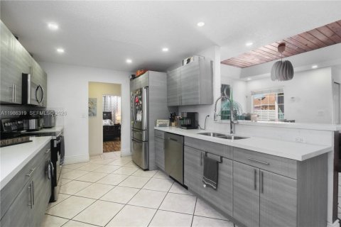 Villa ou maison à louer à Miami, Floride: 3 chambres, 138.89 m2 № 2058903 - photo 8