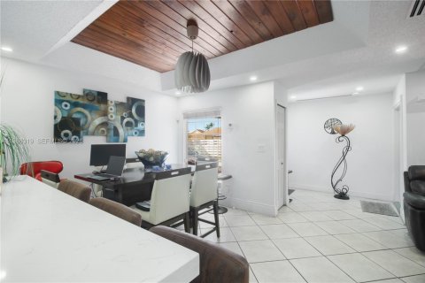 Villa ou maison à louer à Miami, Floride: 3 chambres, 138.89 m2 № 2058903 - photo 9