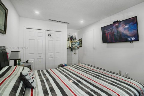 Villa ou maison à louer à Miami, Floride: 3 chambres, 138.89 m2 № 2058903 - photo 19