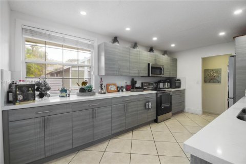 Villa ou maison à louer à Miami, Floride: 3 chambres, 138.89 m2 № 2058903 - photo 7