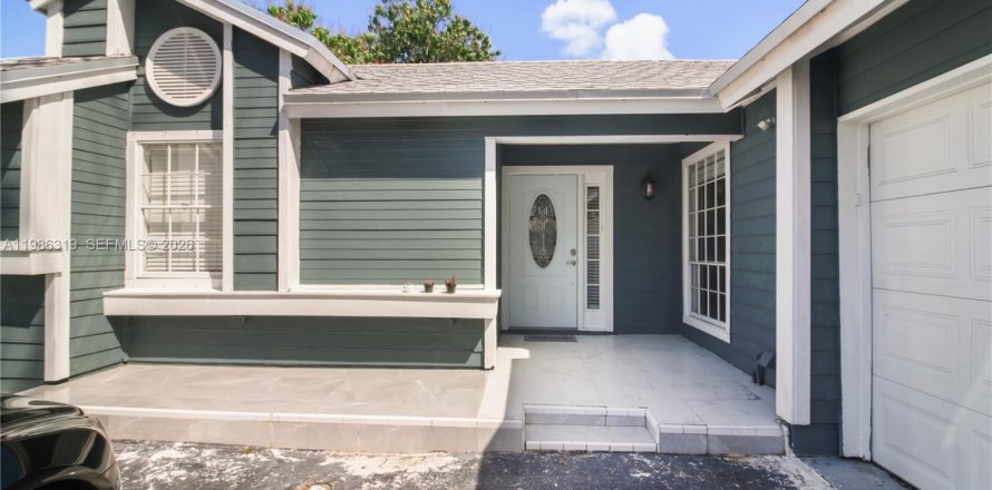 Villa ou maison à Miami, Floride 3 chambres, 138.89 m2 № 2058903