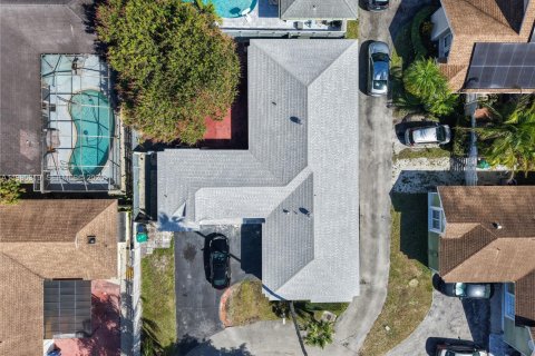 Villa ou maison à louer à Miami, Floride: 3 chambres, 138.89 m2 № 2058903 - photo 23