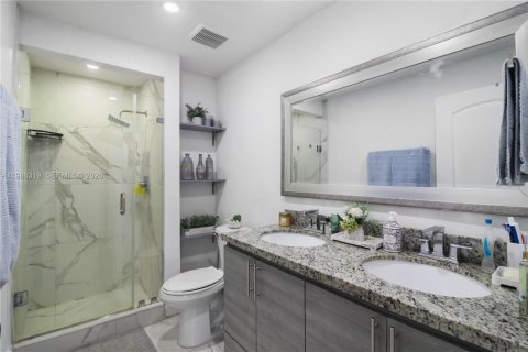 Villa ou maison à louer à Miami, Floride: 3 chambres, 138.89 m2 № 2058903 - photo 11