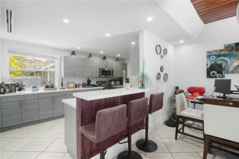 Villa ou maison à louer à Miami, Floride: 3 chambres, 138.89 m2 № 2058903 - photo 5