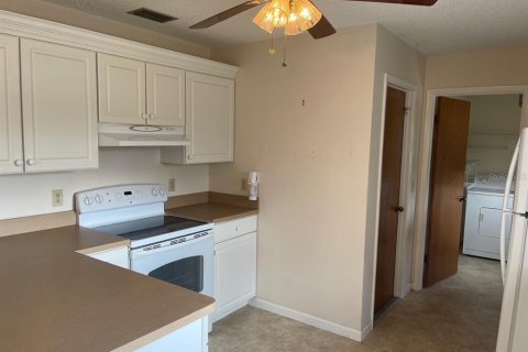 House in Edgewater, Florida 2 bedrooms, 107.86 sq.m. № 1632235 - photo 4