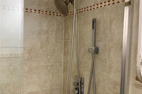 Copropriété à louer à Miami, Floride: 2 chambres, 84.45 m2 № 1897303 - photo 7