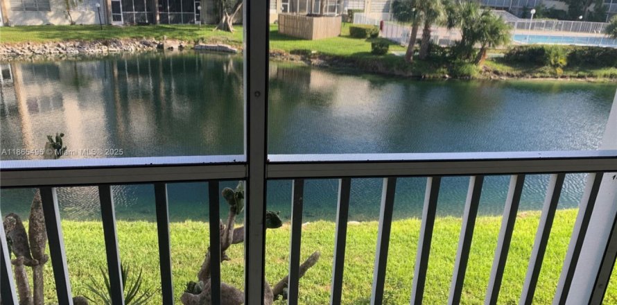 Condo à Miami, Floride, 2 chambres № 1897303
