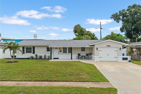 Villa ou maison à Saint Petersburg, Floride 3 chambres, 150.41 m2 № 2359215
