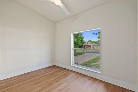 House in Tampa, Florida 3 bedrooms, 104.61 sq.m. № 2315008 - photo 30